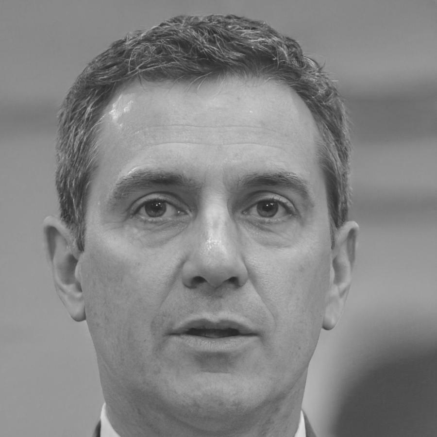 Henrik Lindqvist, Senior Financial Analyst at sypharionex