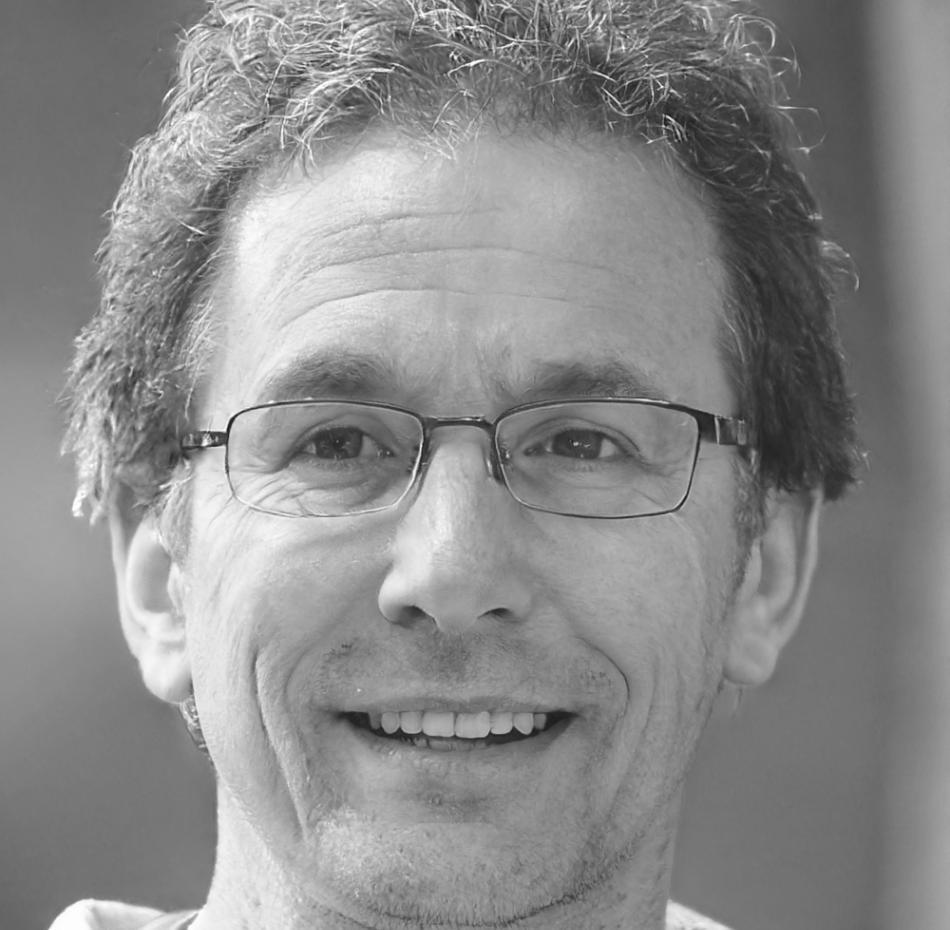 Tobias Kowalczyk, Budget Performance Director at sypharionex